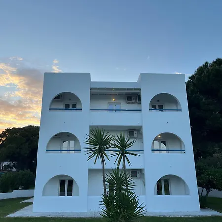 Maistrali Skiathos Aparthotel