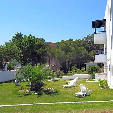 Maistrali Skiathos Apartahotel 3*