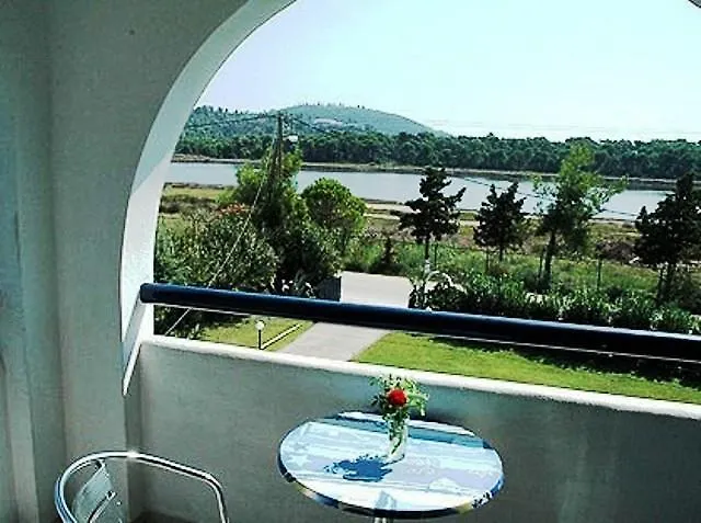 Ξενοδοχείο με διαμερίσματα Maistrali