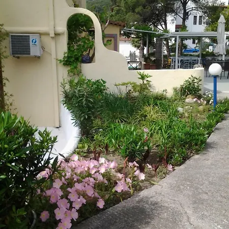 Maistrali Aparthotel Koukounaries